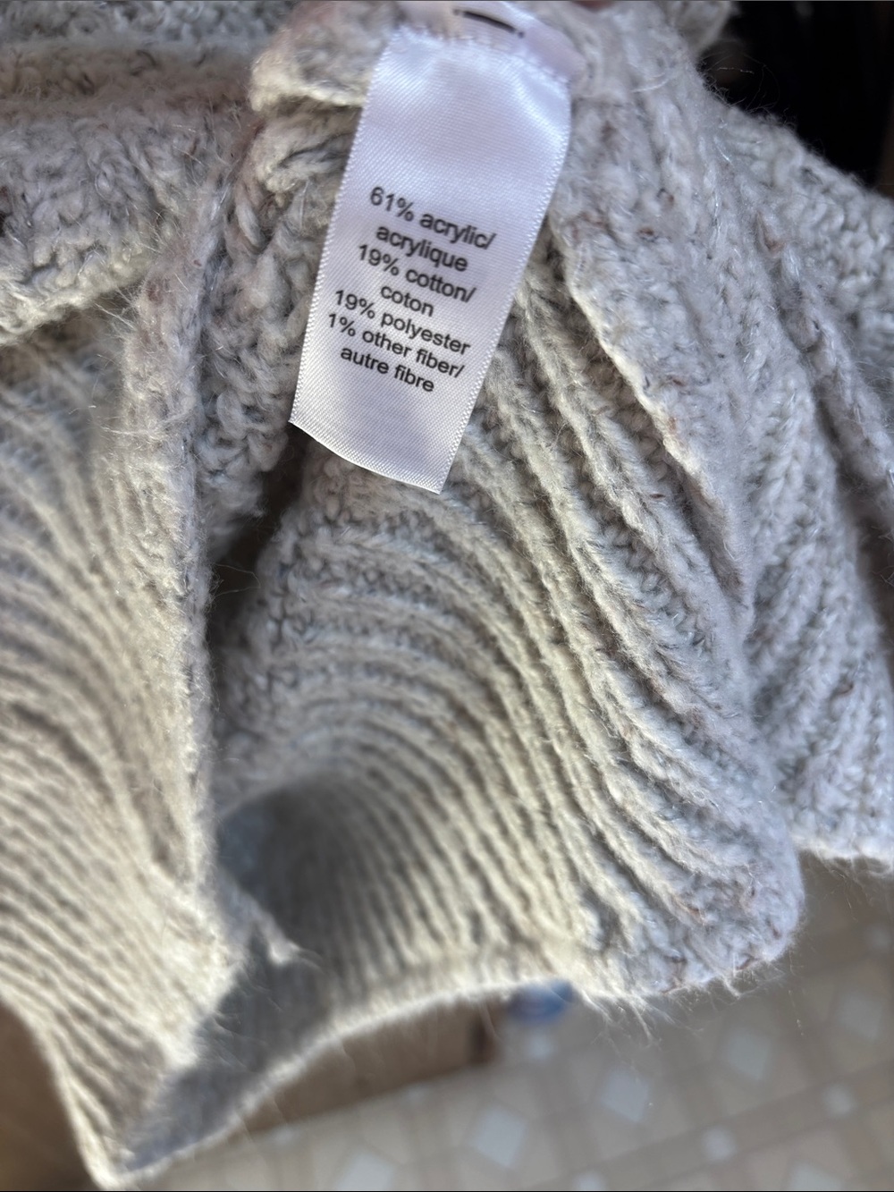 Maurices women's open-knit V-neck pullover sweater size M - Picture 4 of 4